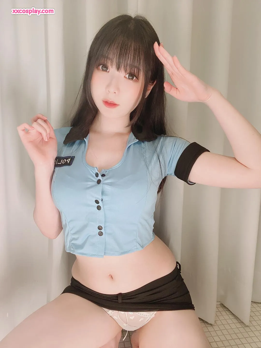 Shimo: Seductive Police Officer Cosplay